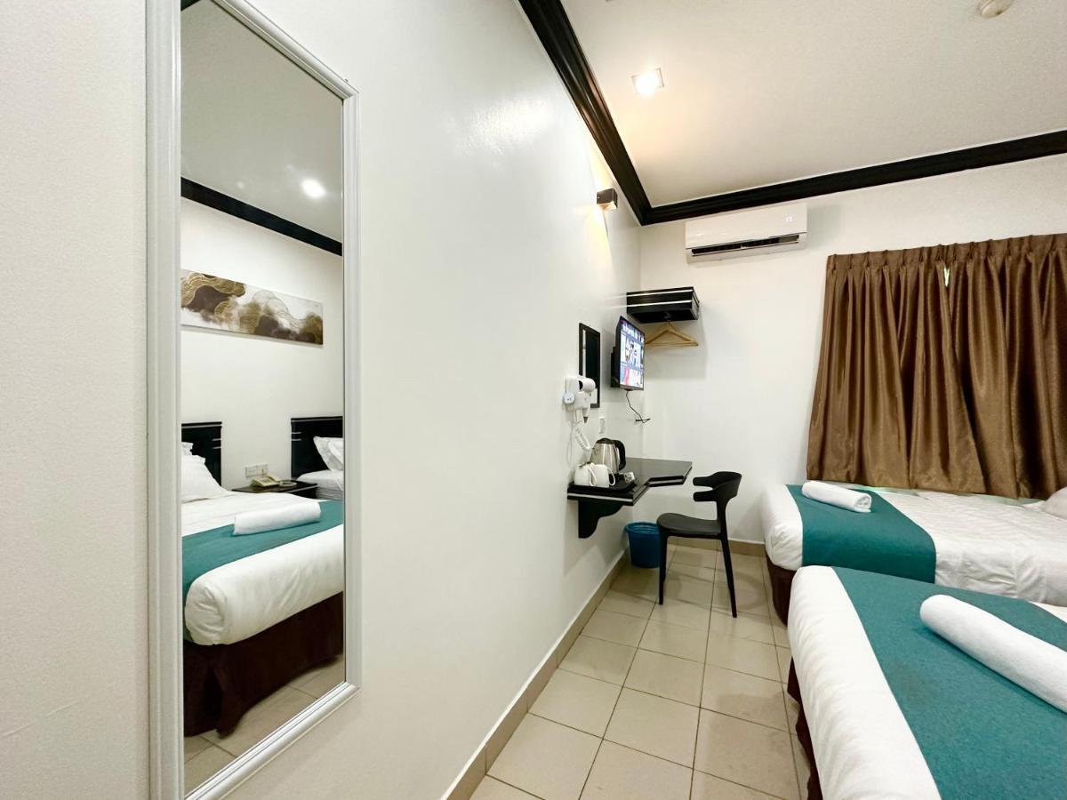 Hotel Tourist City Centre By Hotspot Essential Kota Kinabalu Exterior photo