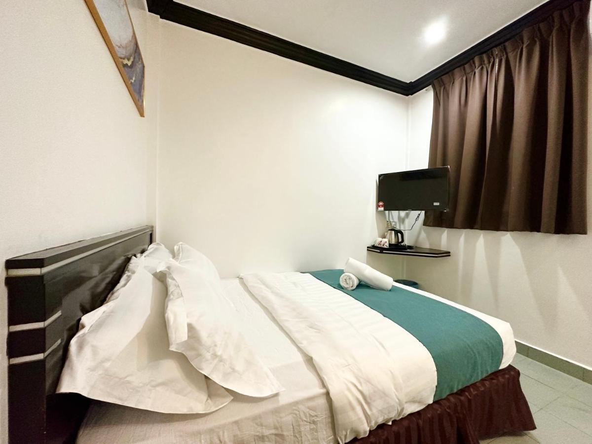 Hotel Tourist City Centre By Hotspot Essential Kota Kinabalu Exterior photo