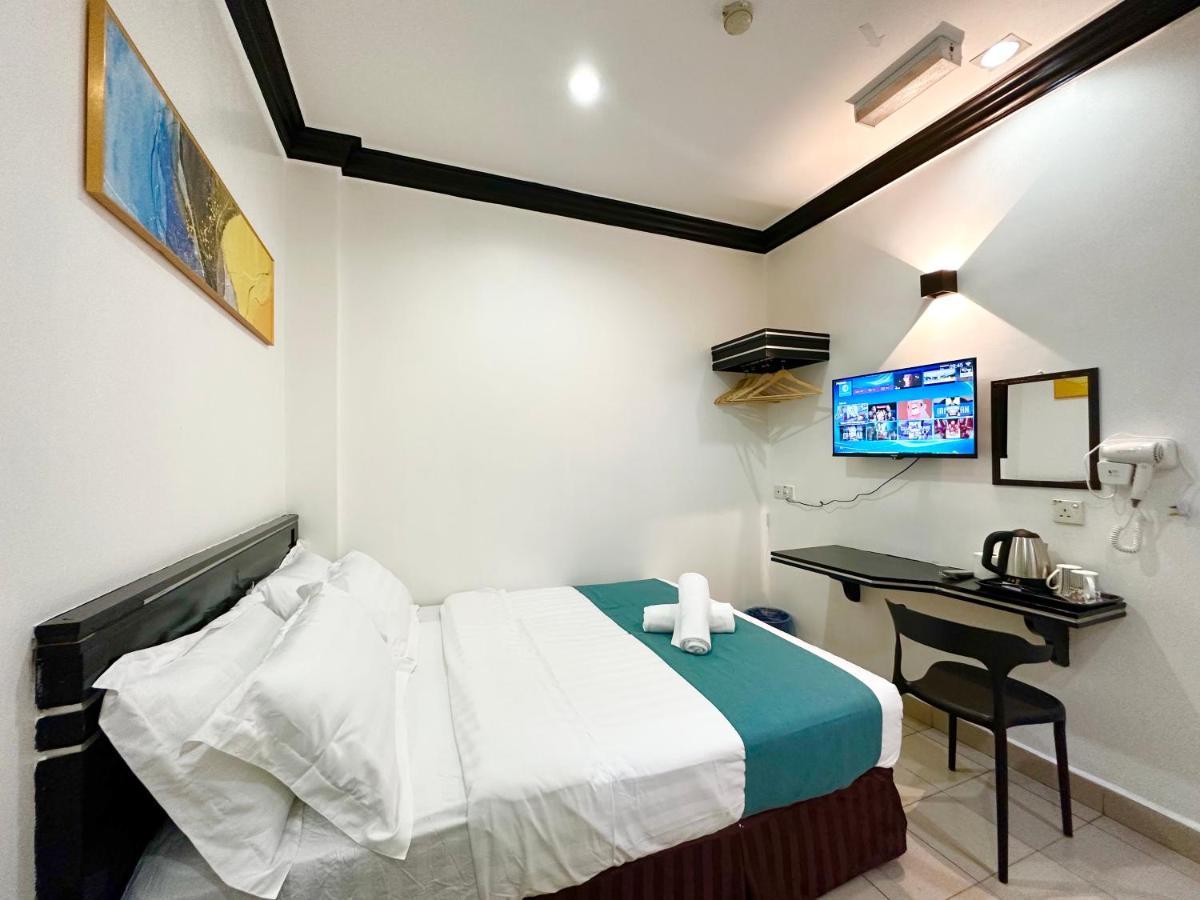 Hotel Tourist City Centre By Hotspot Essential Kota Kinabalu Exterior photo
