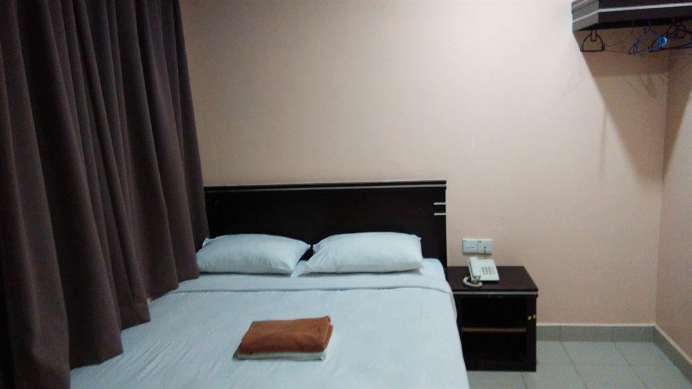 Hotel Tourist City Centre By Hotspot Essential Kota Kinabalu Exterior photo