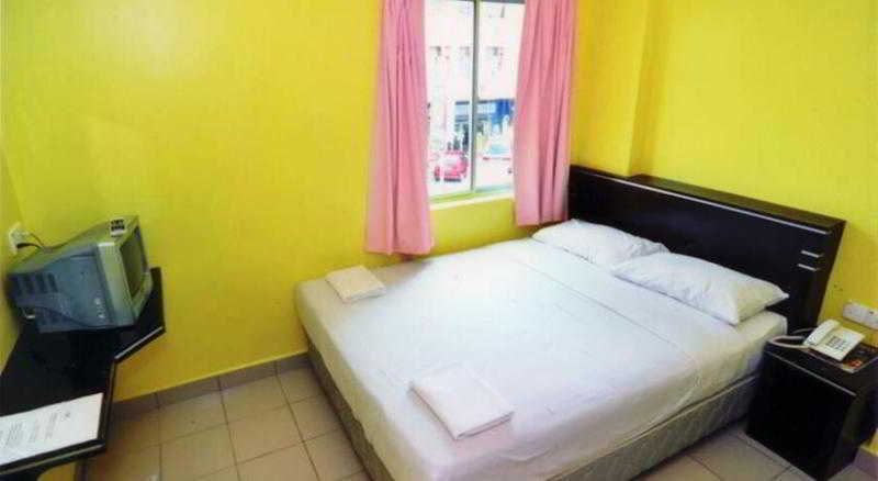 Hotel Tourist City Centre By Hotspot Essential Kota Kinabalu Exterior photo