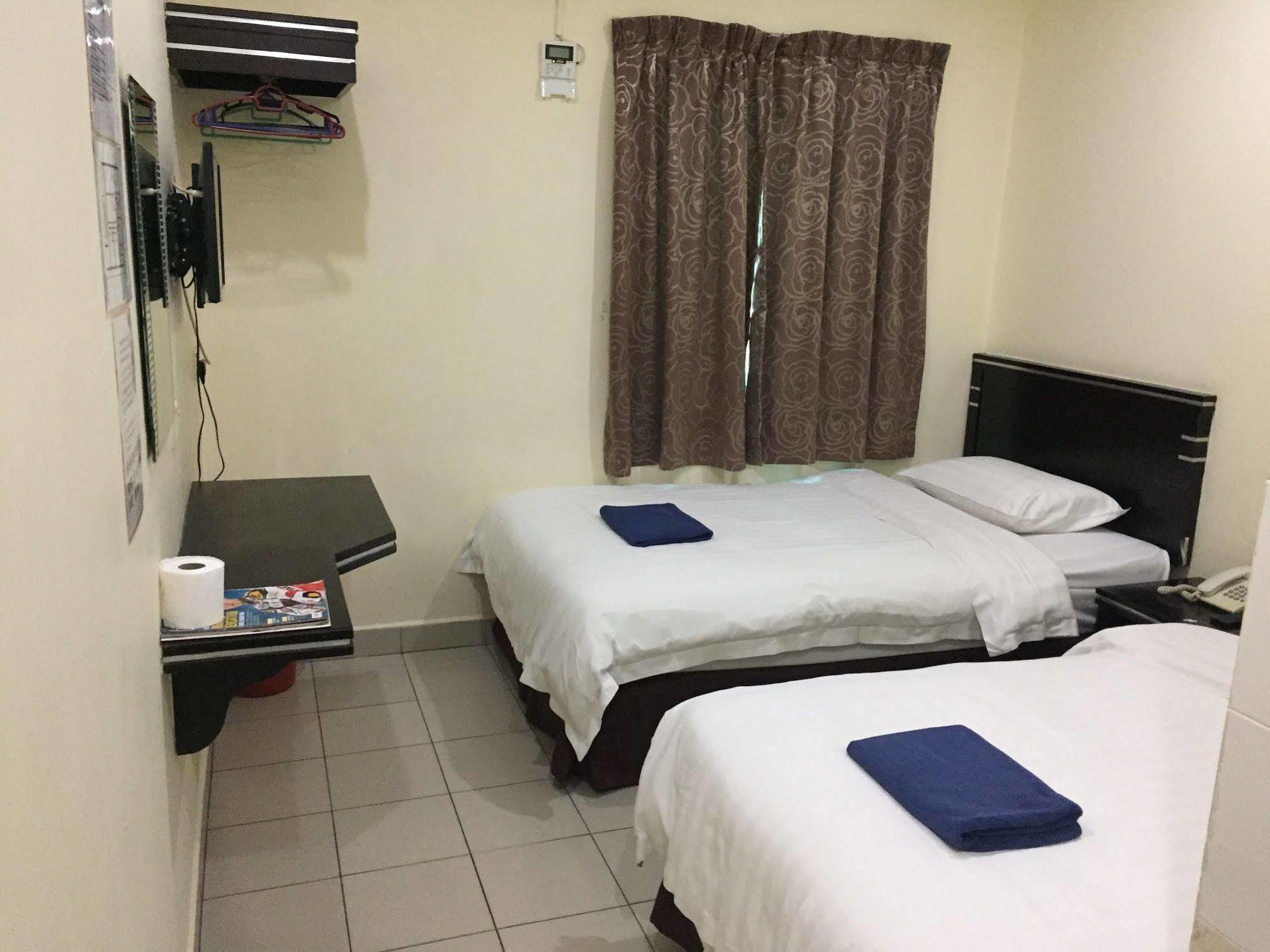 Hotel Tourist City Centre By Hotspot Essential Kota Kinabalu Exterior photo